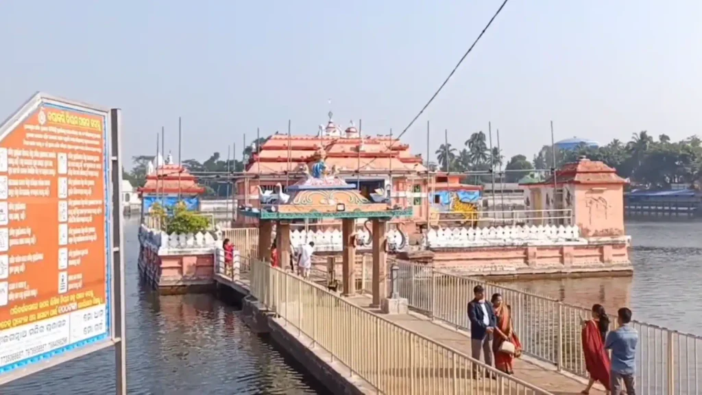 Historic ghats of Narendra Pushkarinee Puri